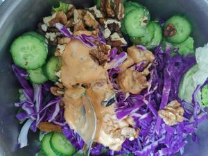 素食主义—紫甘蓝沙拉的做法 步骤6