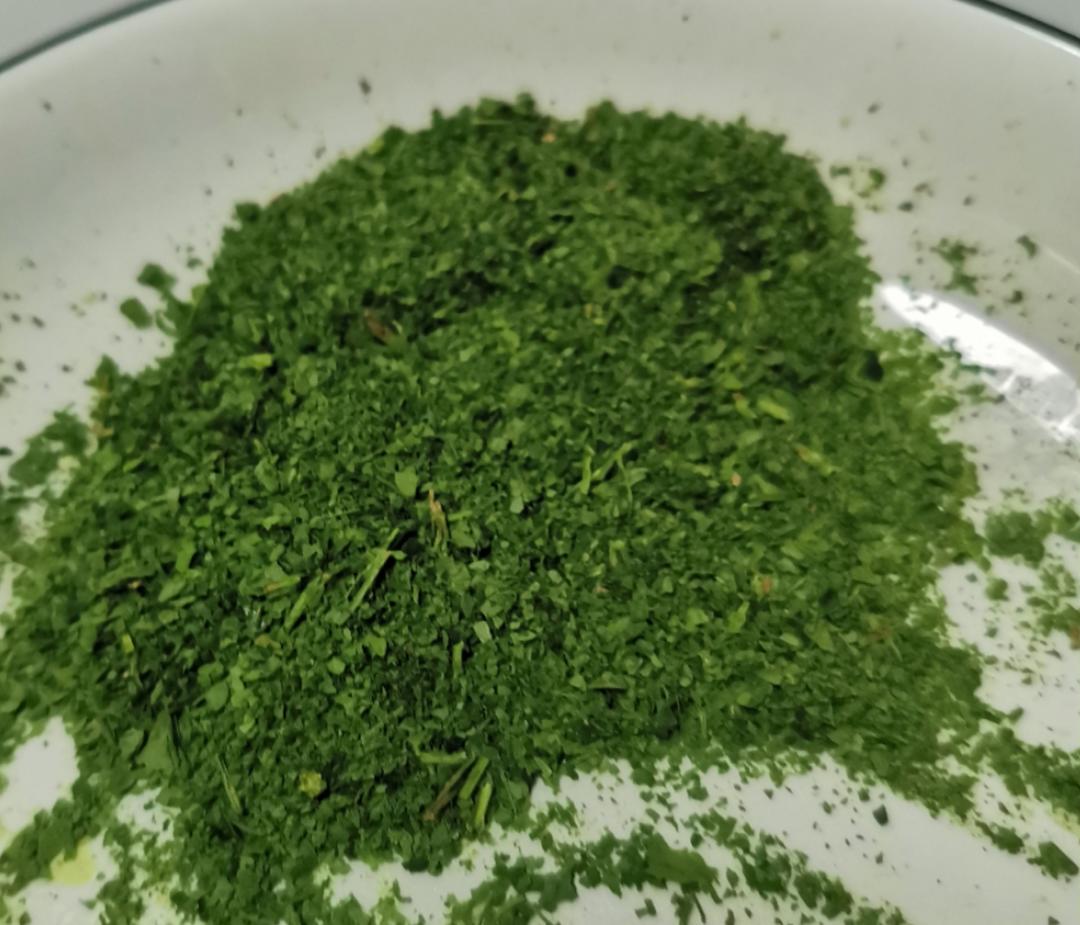 微波炉芹菜碎［香料、调料、香菜碎］