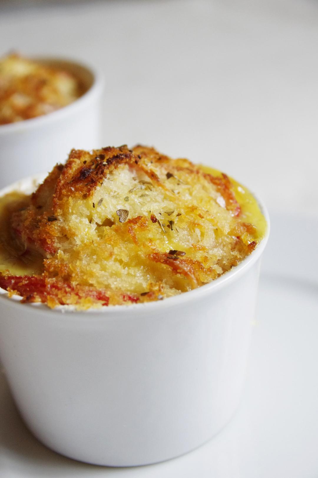 焗海鲜杯的做法