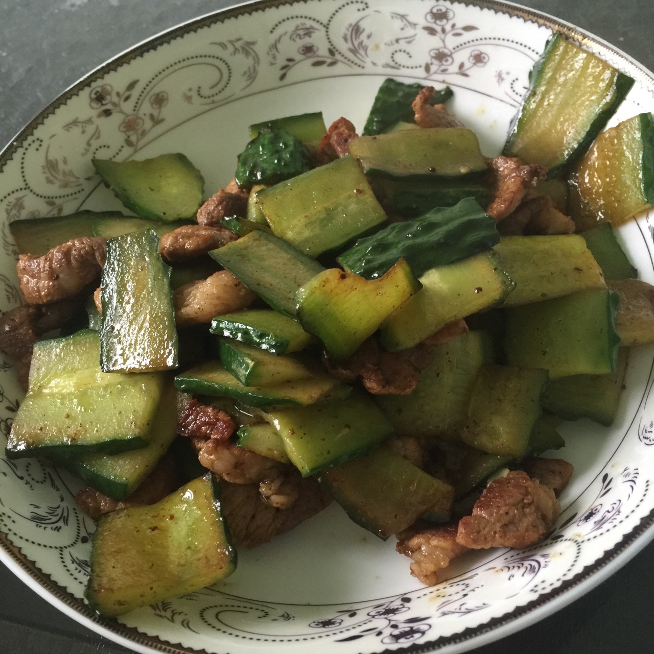 黄瓜炒肉