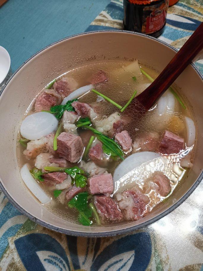 牛肉萝卜汤