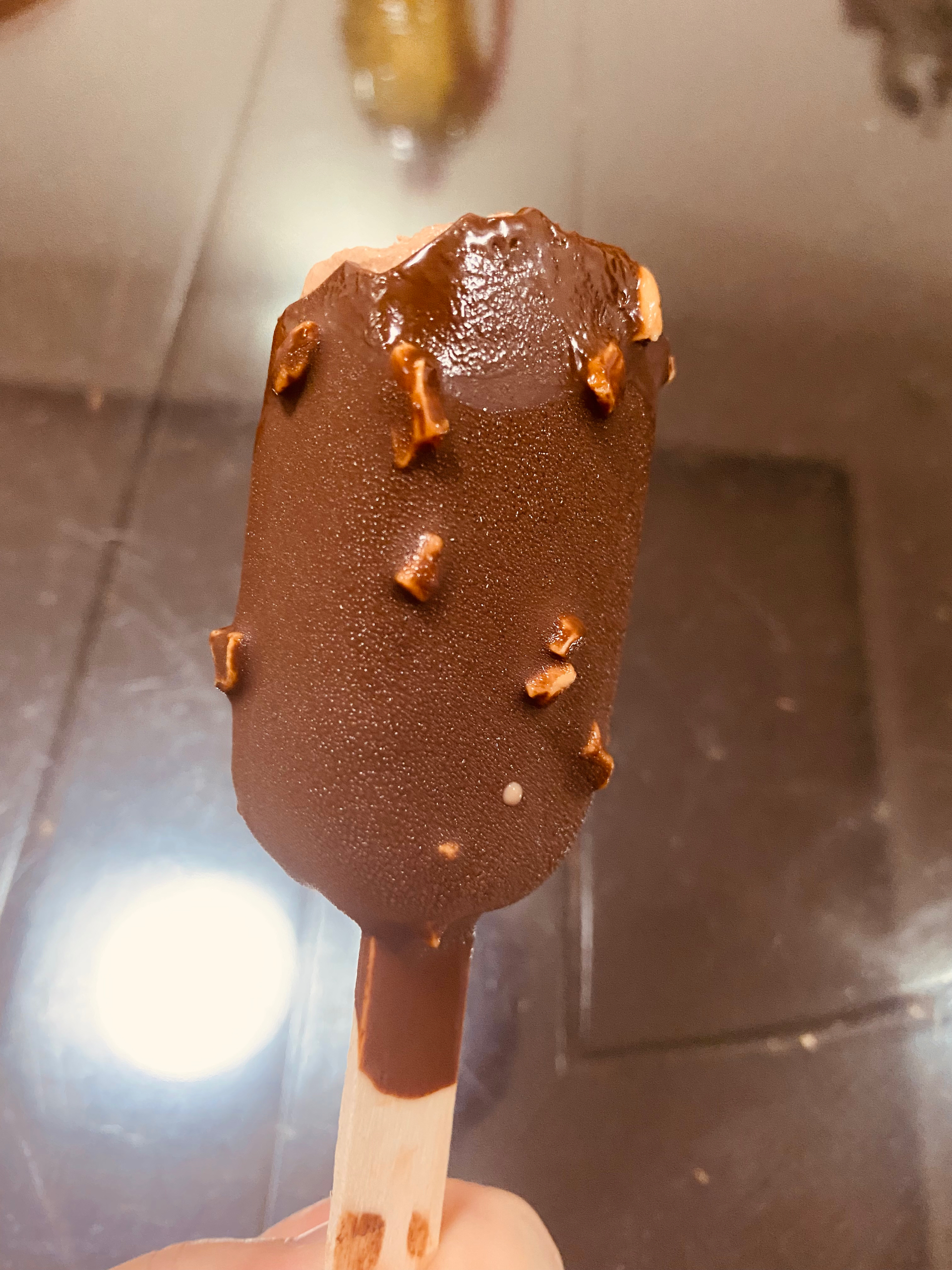 小美版巧克力脆皮冰淇淋（含巧克力颗粒）