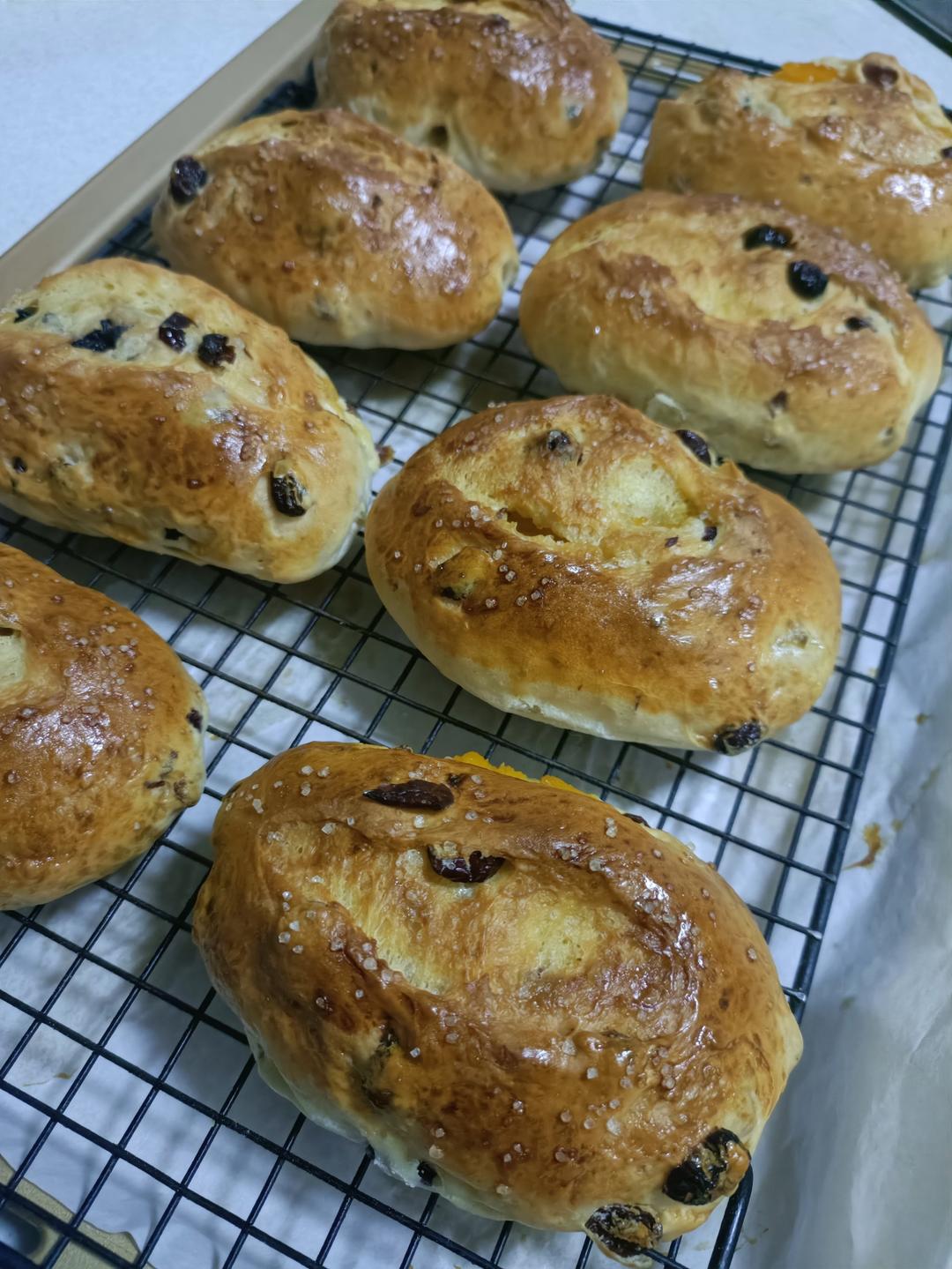 黄桃酱葡萄干面包