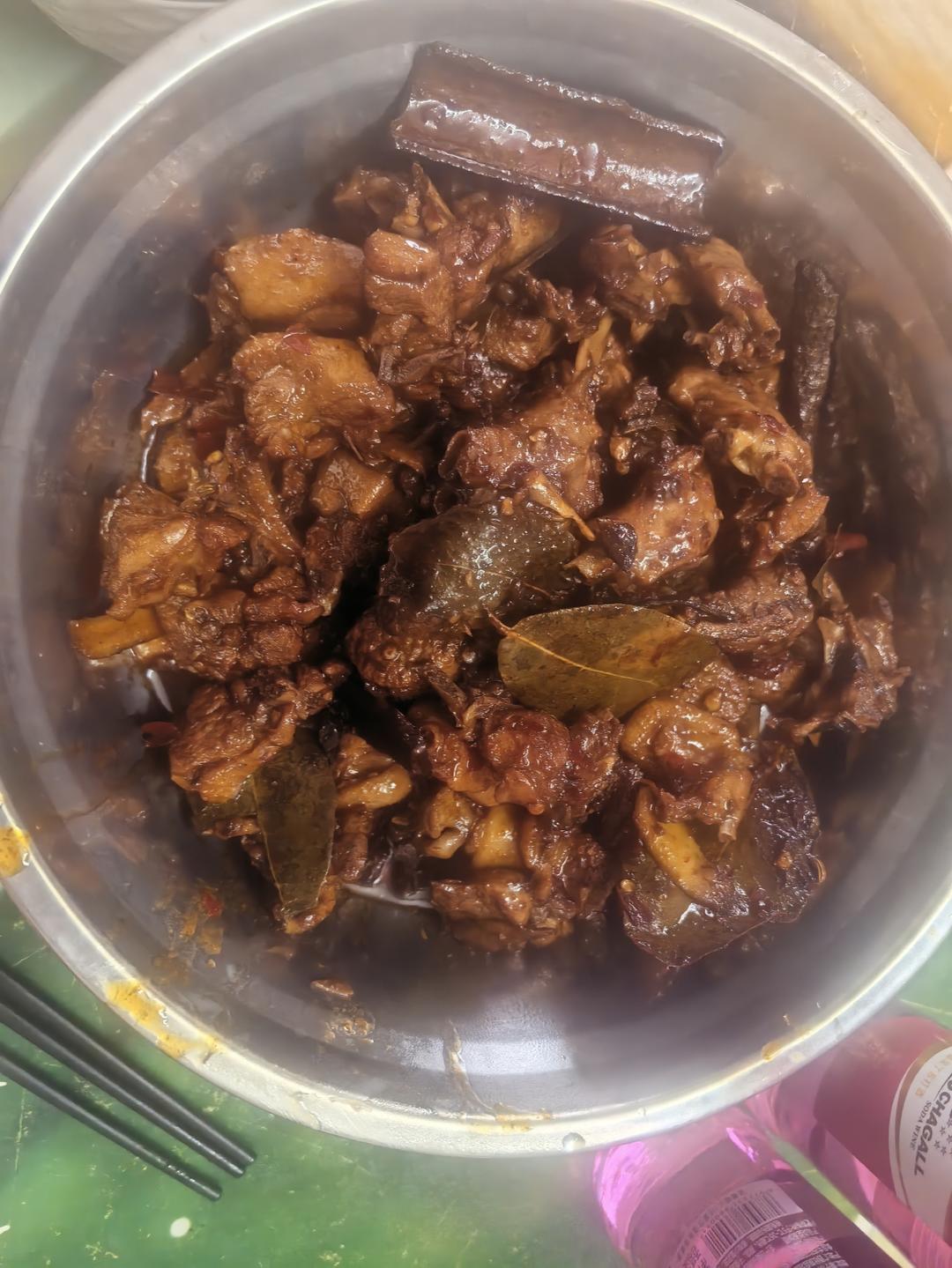 传统正宗的啤酒鸭配方和做法，鲜嫩香浓，只需炒千万不要焯水