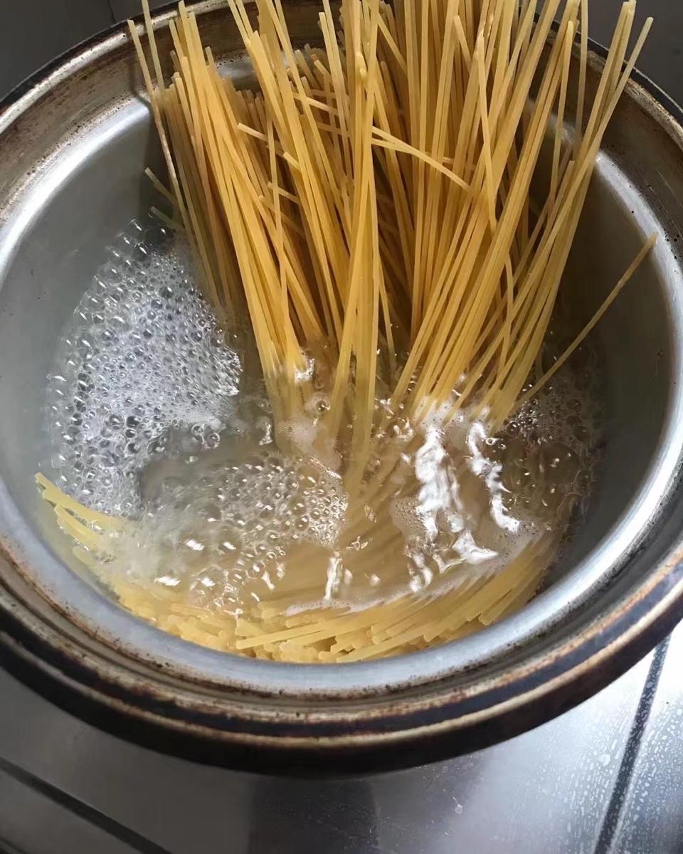 白汁蘑菇培根意粉