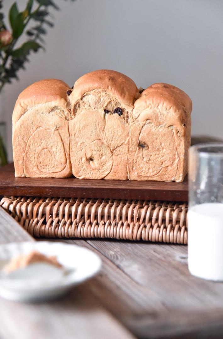 黑糖葡萄干吐司