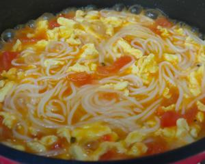 湖南米粉番茄鸡蛋米粉丨马克西姆不粘锅的做法 步骤8
