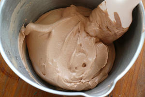 巧克力棉花蛋糕卷的做法 步骤15