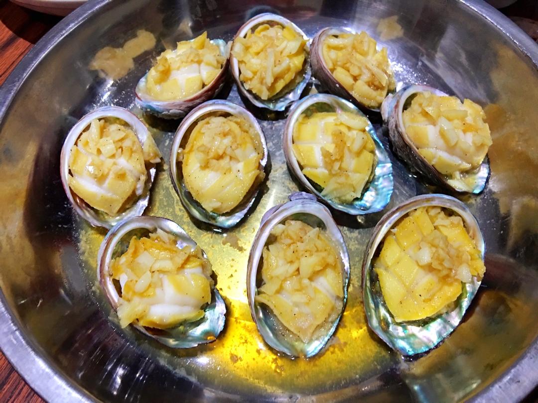 蒜蓉粉丝蒸鲍鱼