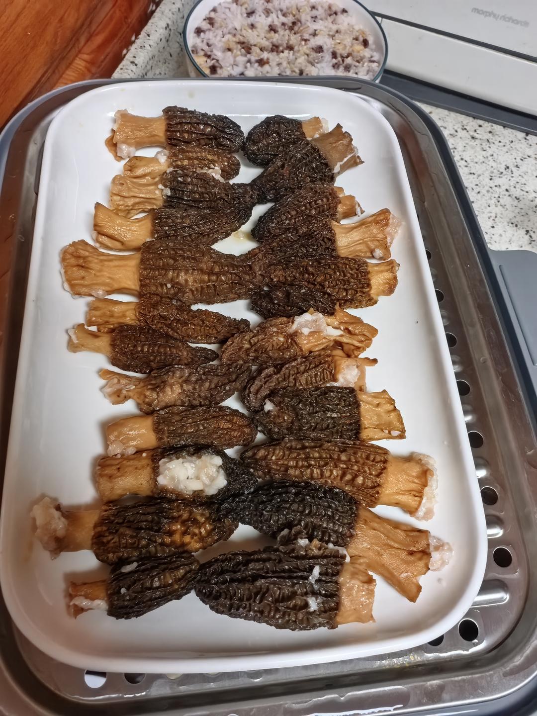 肉末蒸羊肚菌