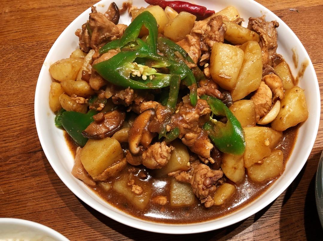 【黄焖鸡米饭】