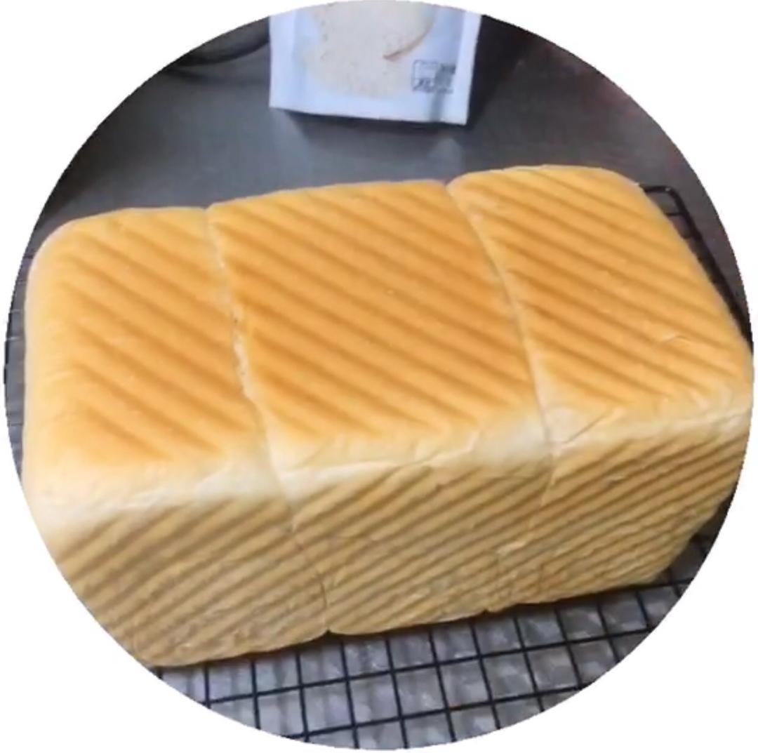 《Tinrry+》软绵绵的白吐司