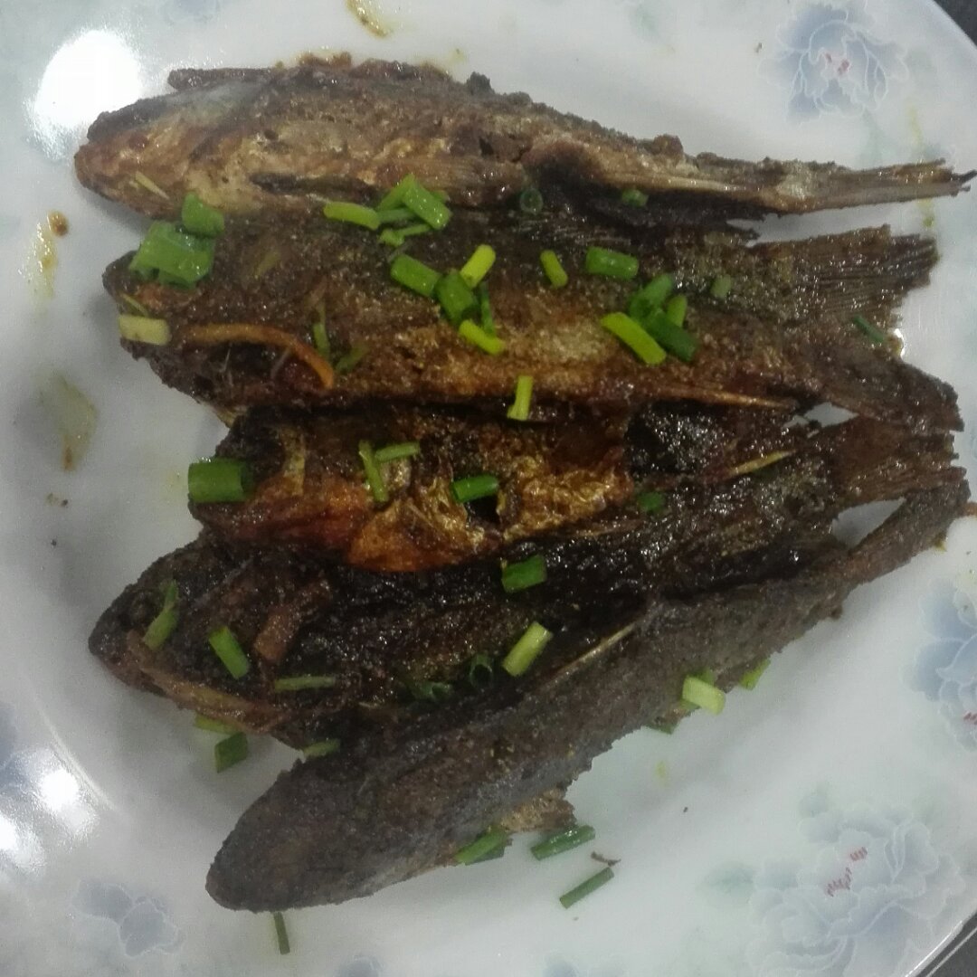 孜然香酥小鲫鱼