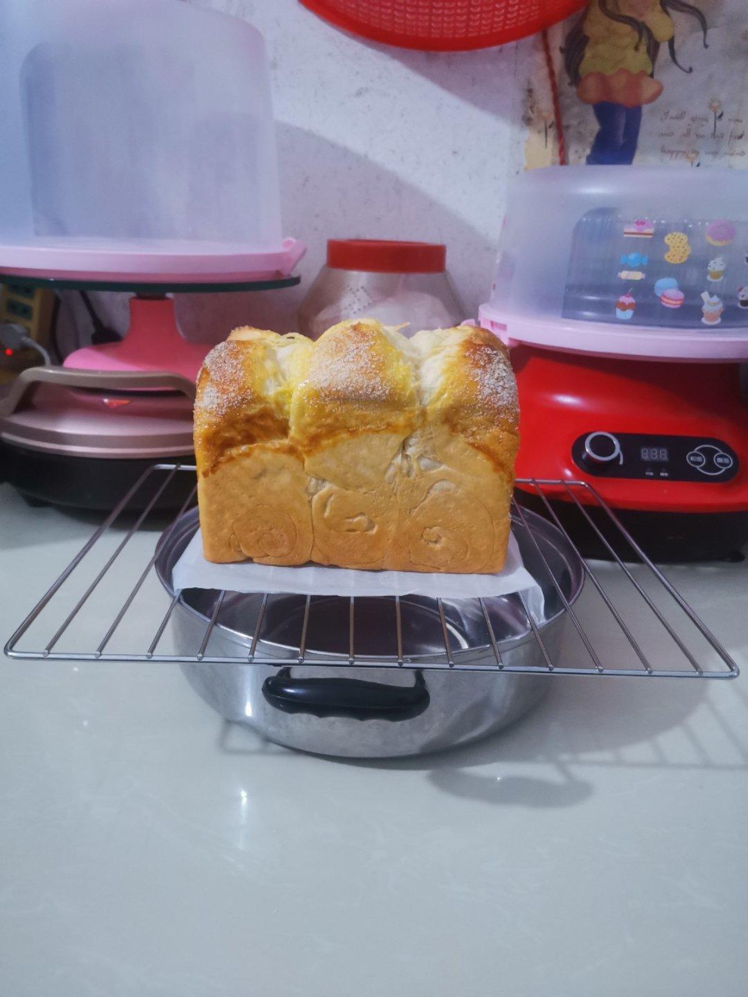 奶香皇冠吐司～冰博克奶提取完的稀奶不浪费