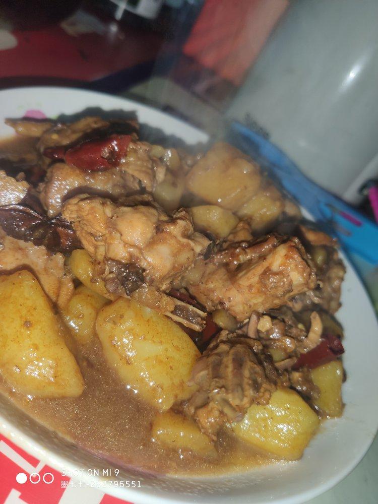 红烧三黄鸡(简单做法，做出来大概就这个样)