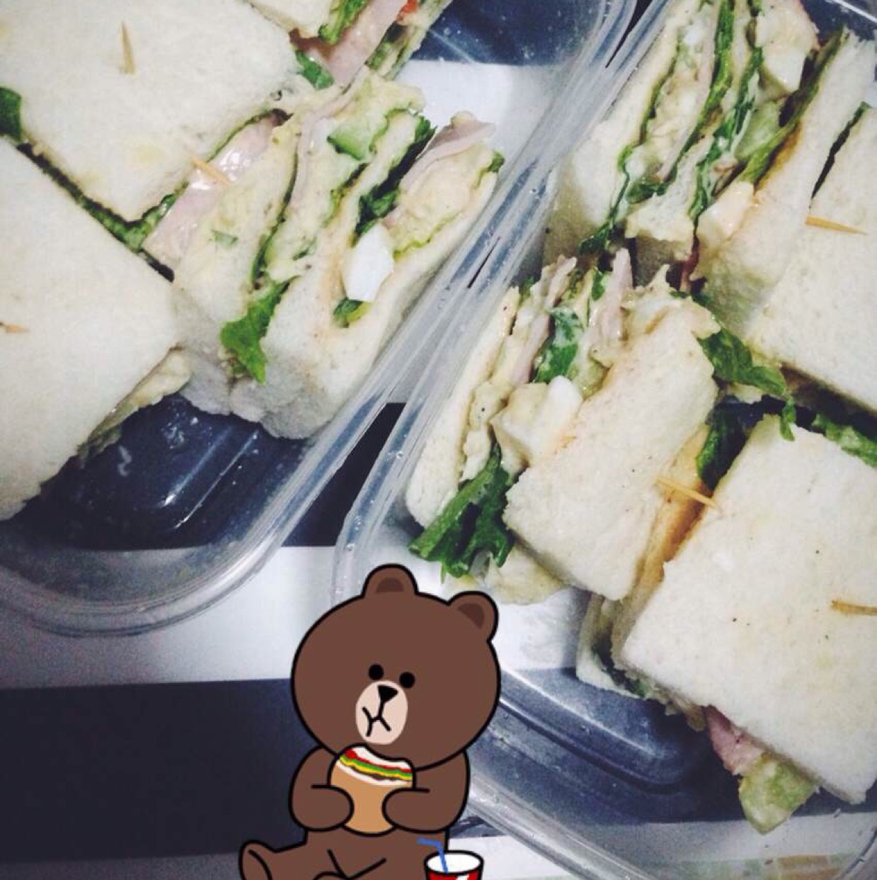 鸡肉土豆火腿沙拉三明治