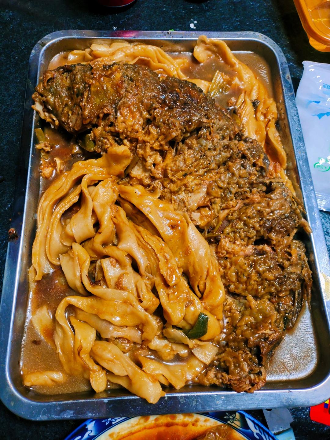 厨师长教你：“葱烧鲤鱼”的家常做法，汤汁浓郁，鱼肉细嫩，收藏