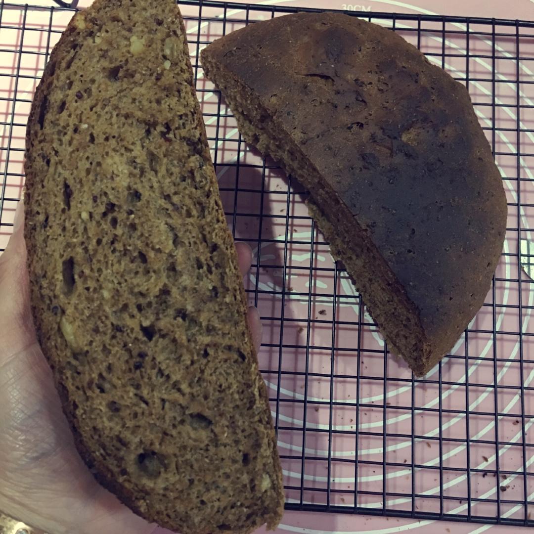 奇亚籽藜麦红糖无油全麦面包