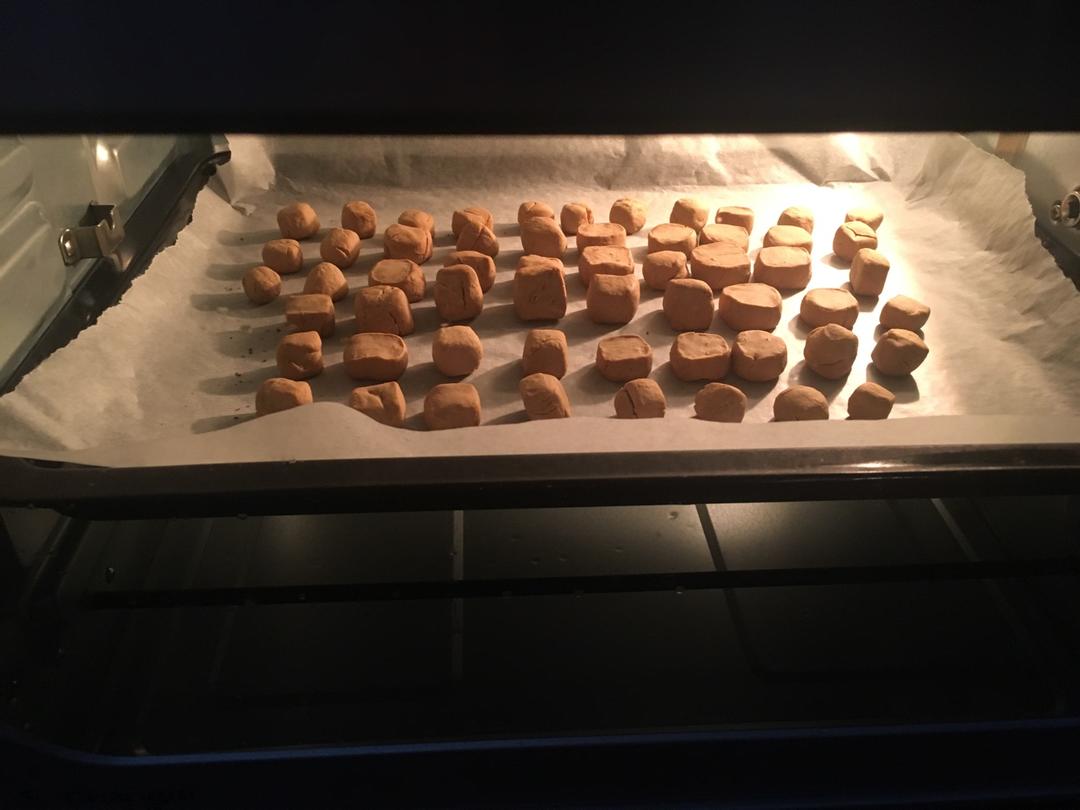 小石头饼干。