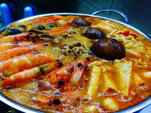 韩式香肠海鲜火锅