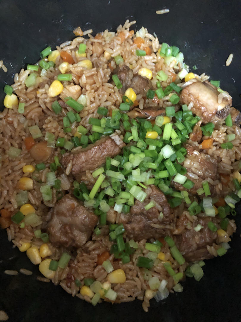 【排骨焖饭】