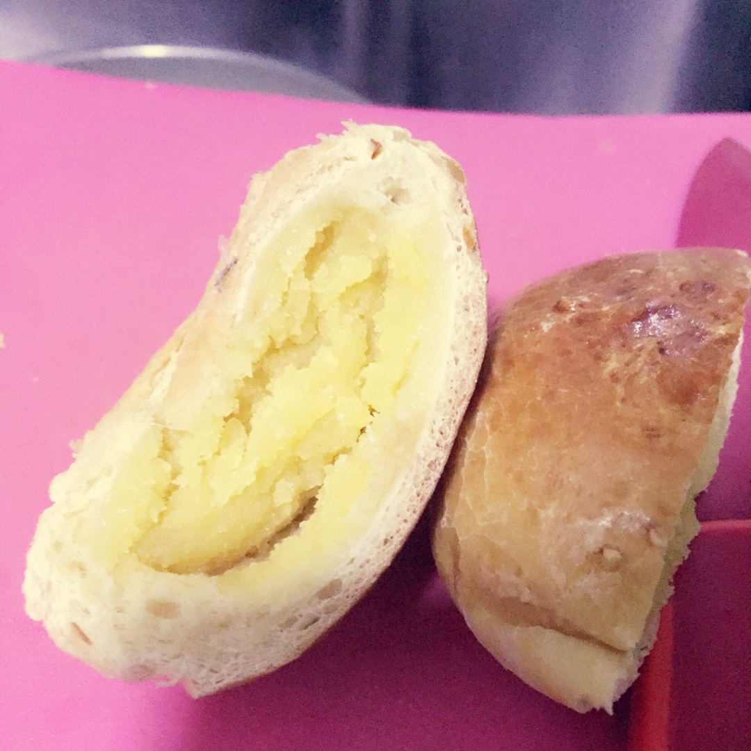 料足奶黄面包