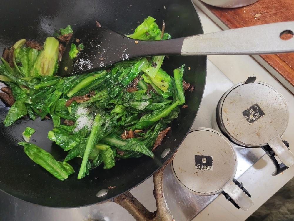 豆豉鲮鱼炒油麦菜的做法 步骤15