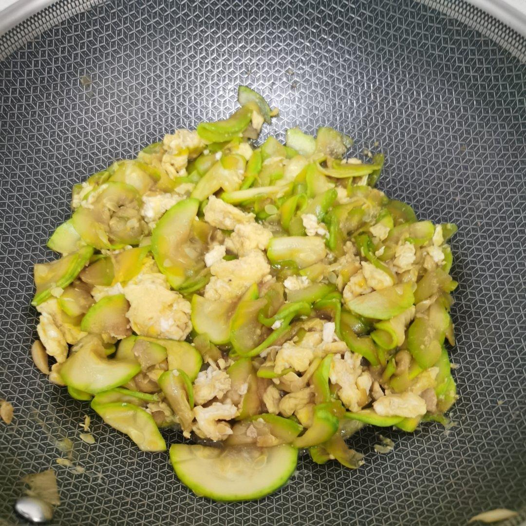 西葫芦炒鸡蛋(从不修图，拒绝夸张)
