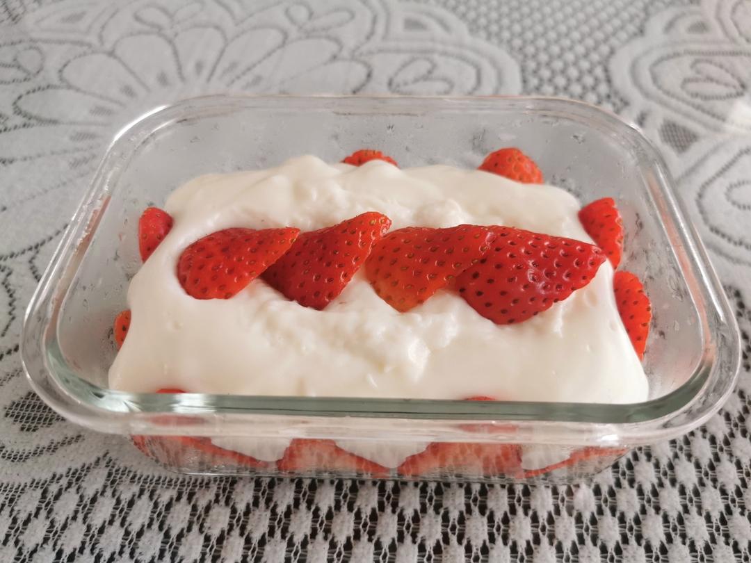 踏雪寻梅（草莓奶冻）