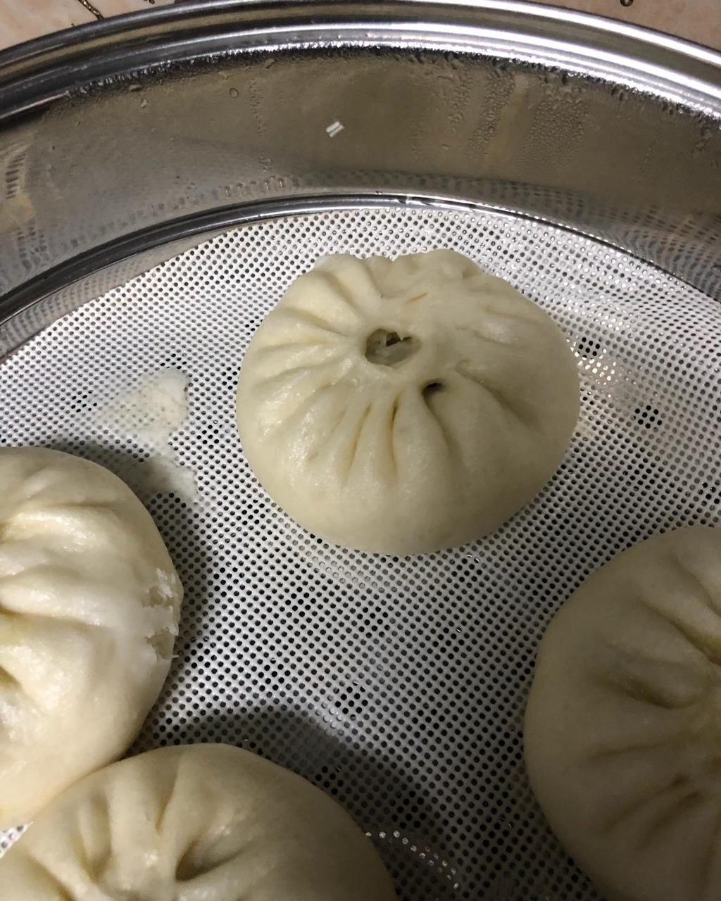 云朵般松软爆浆蜜汁叉烧包