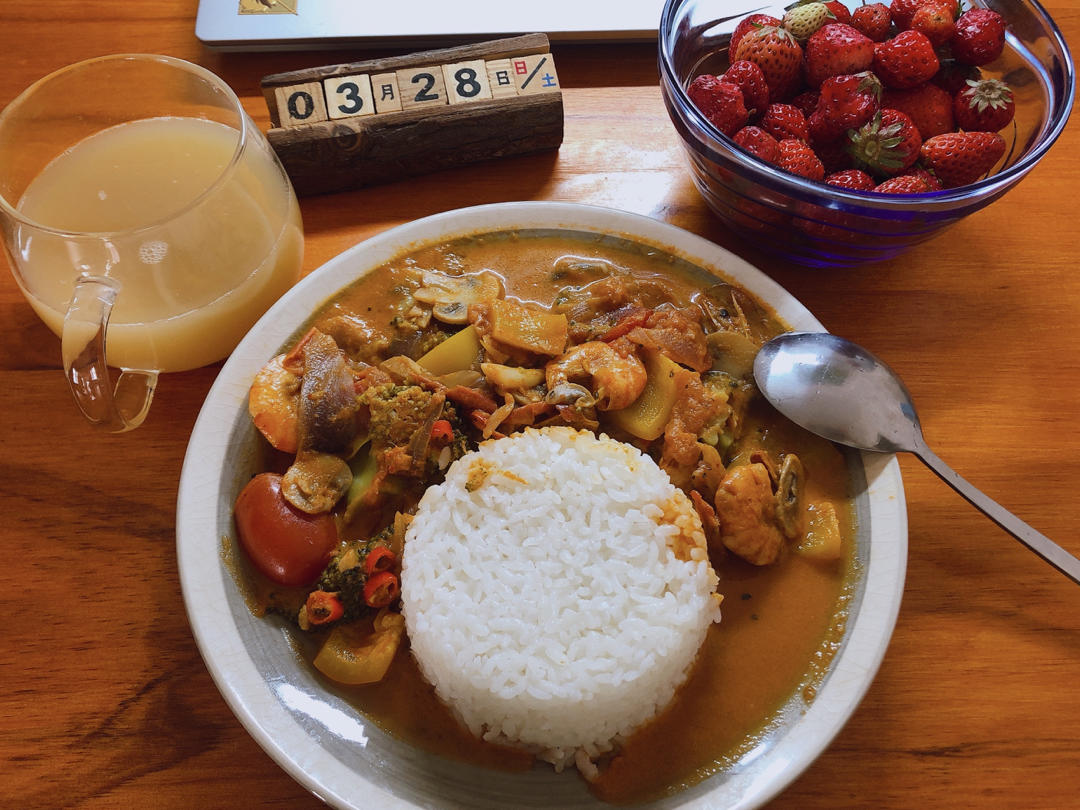 酸爽开胃【椰香红咖喱虾】，天热没胃口就吃它