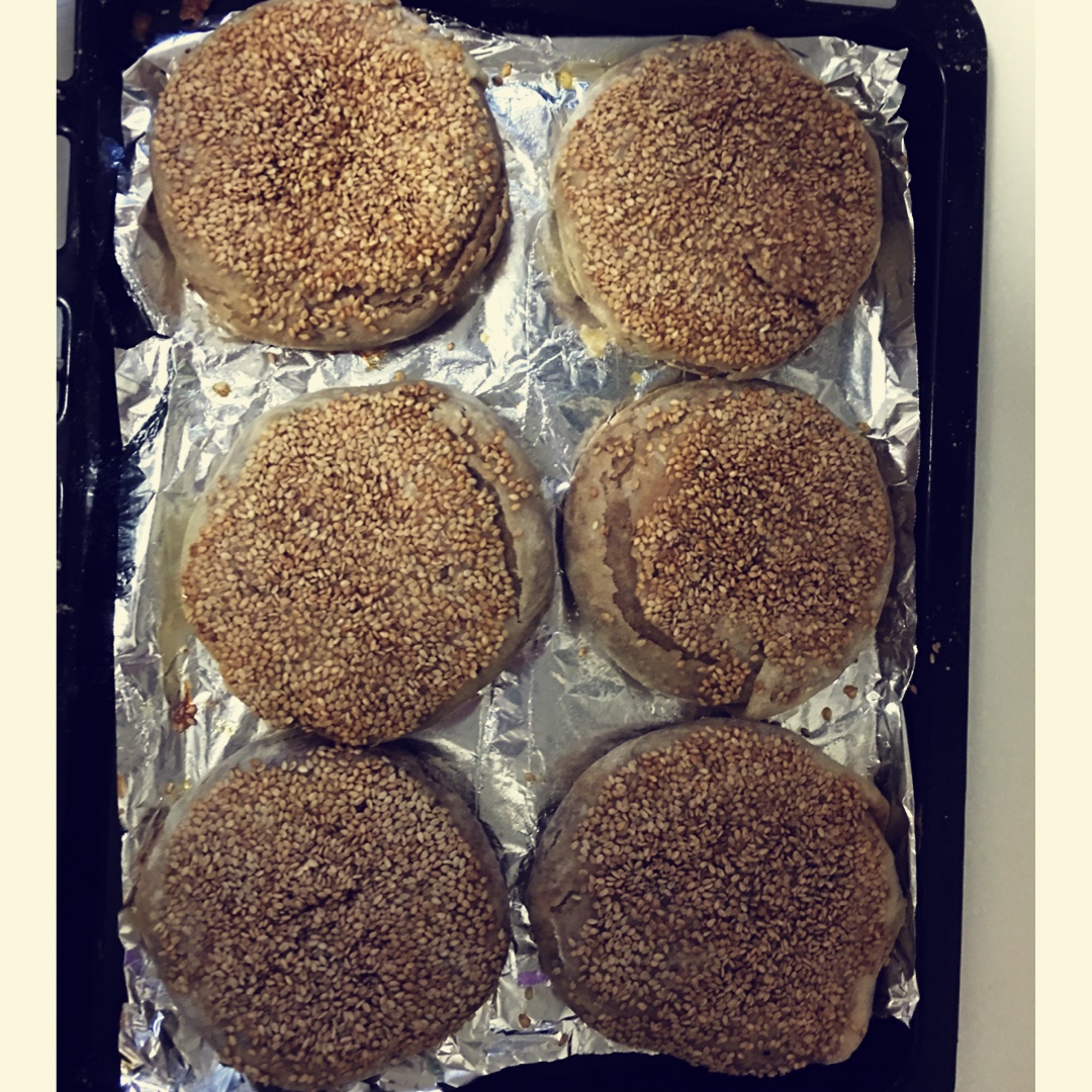 欧儿晓鸥做的烤箱版麻酱烧饼