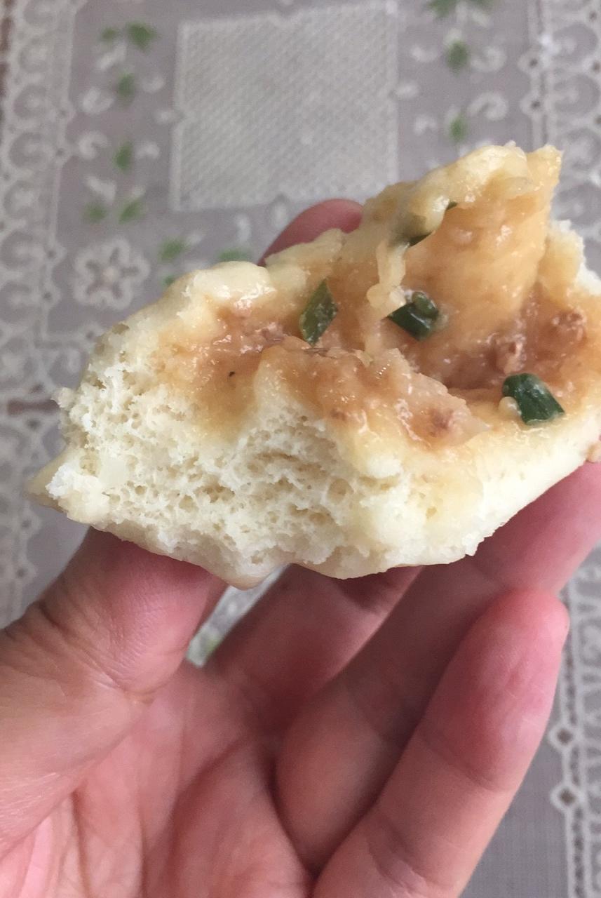 松软多汁的肉包子