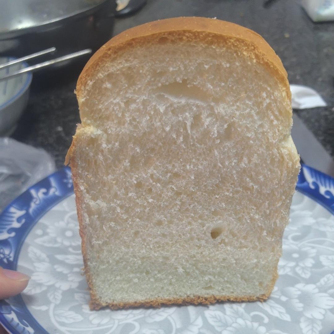 手撕蛋白奶油吐司