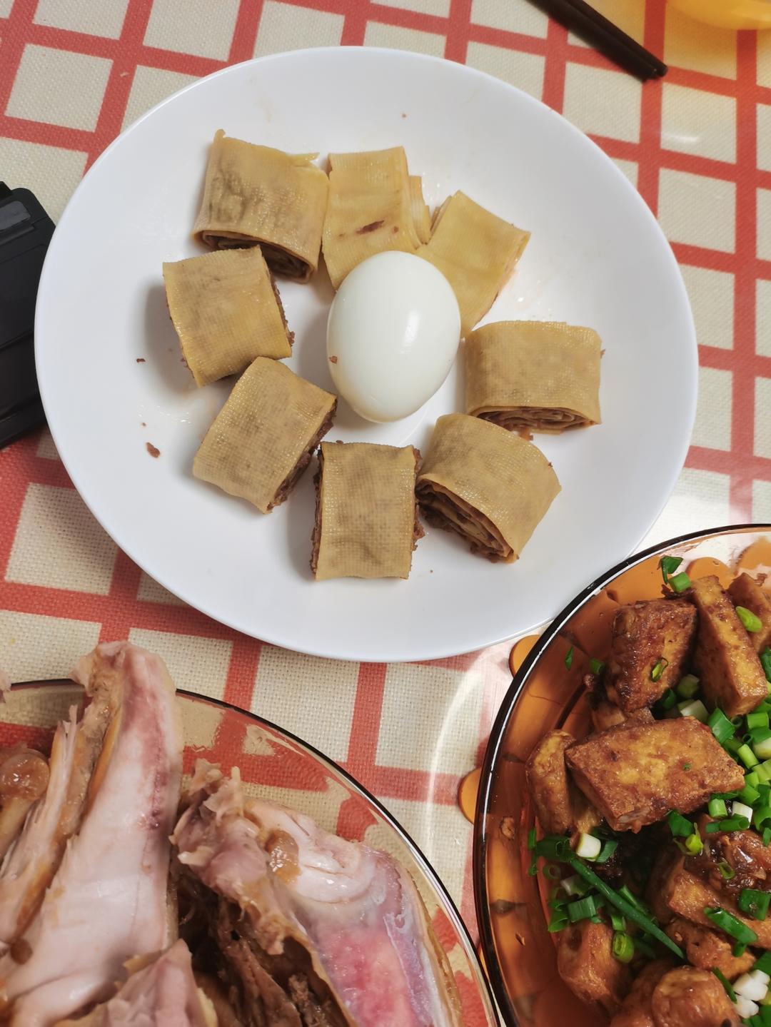 豆皮蒸肉卷