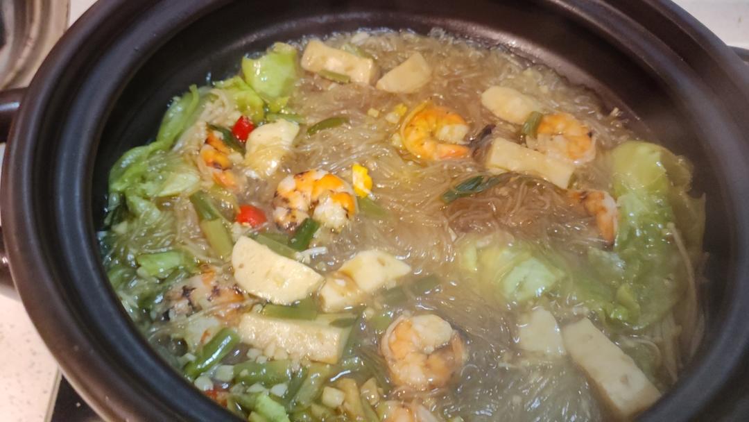 简单易上手的金针菇粉丝虾煲