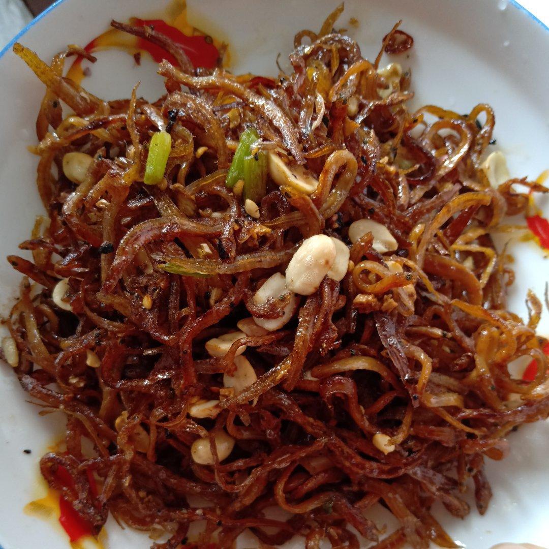 香辣小鱼干