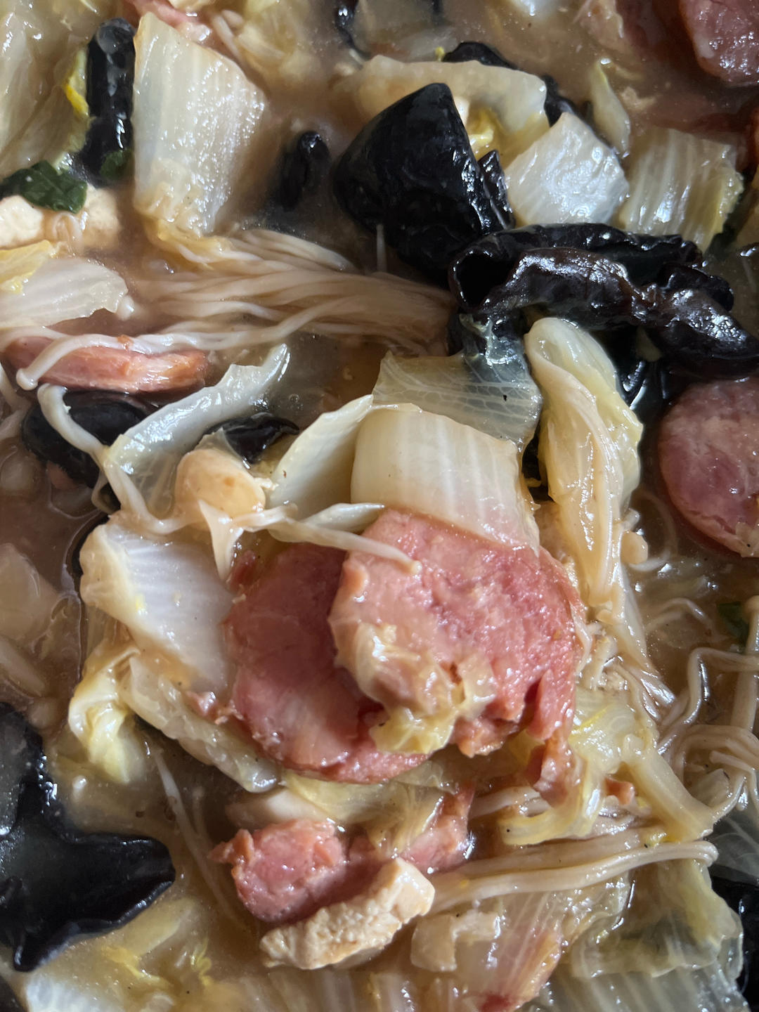 酱香美味!好吃到光盘的火腿白菜豆腐煲~