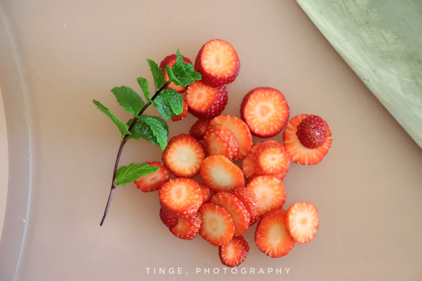 低卡薄荷草莓果冻——爱乐甜零卡糖的做法 步骤2