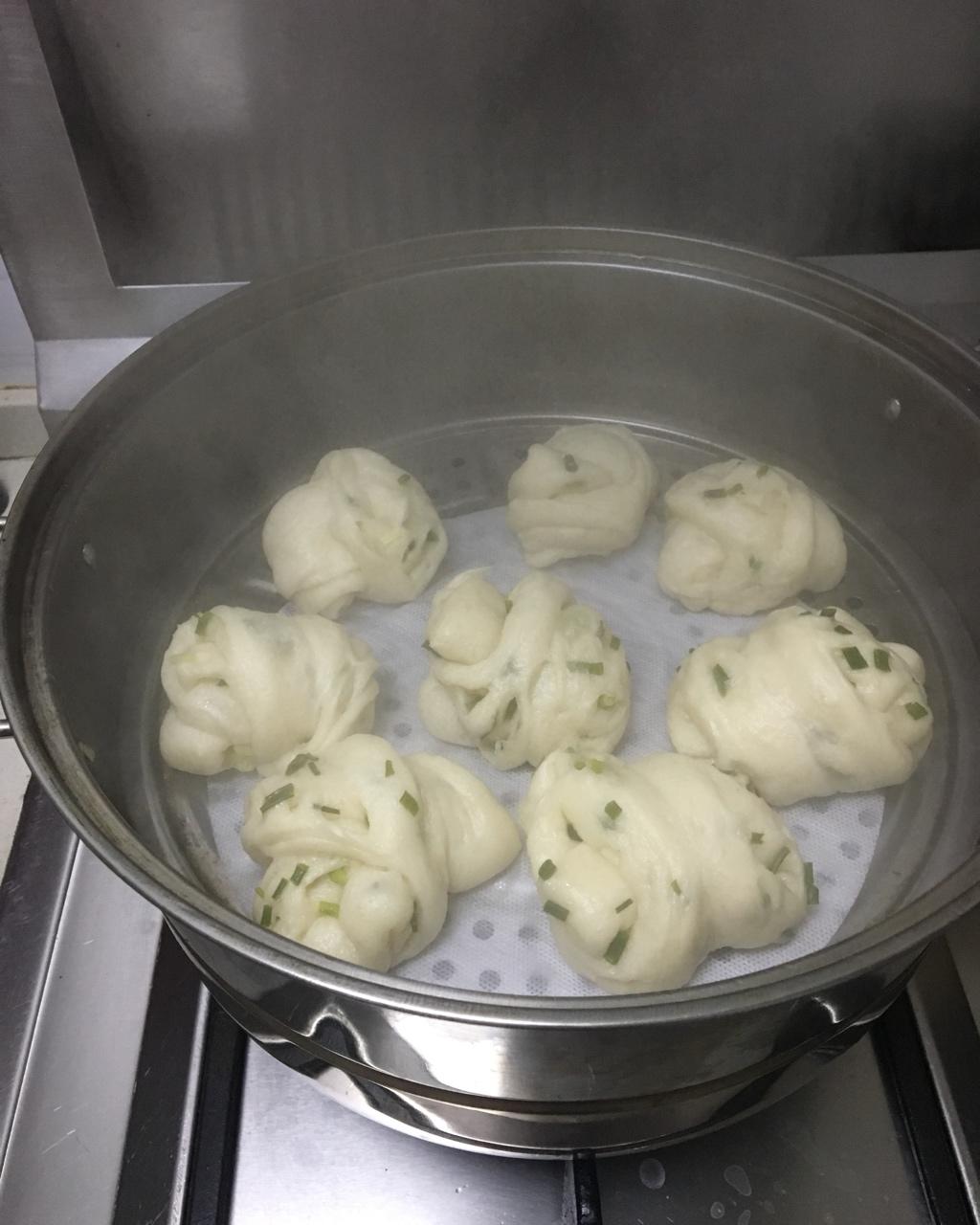 传统的葱油花卷