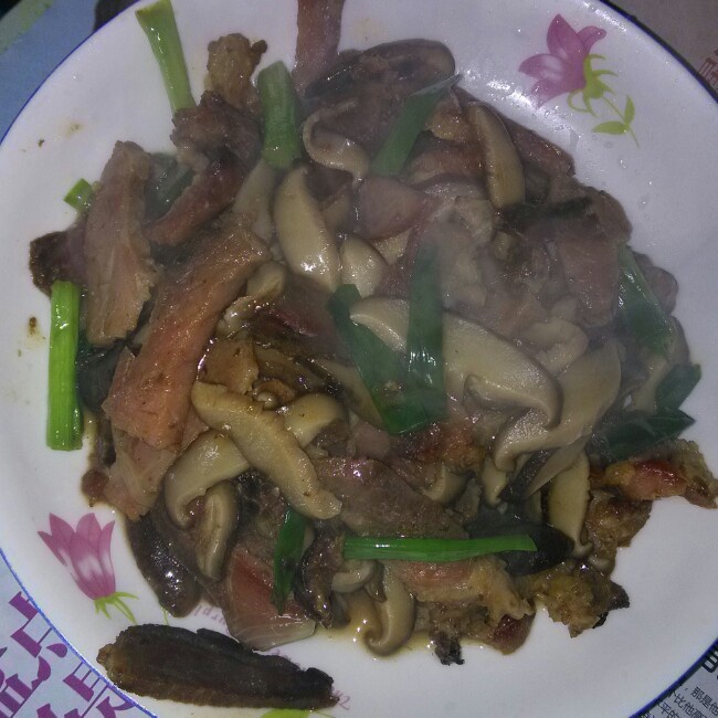 青蒜炒腊肉