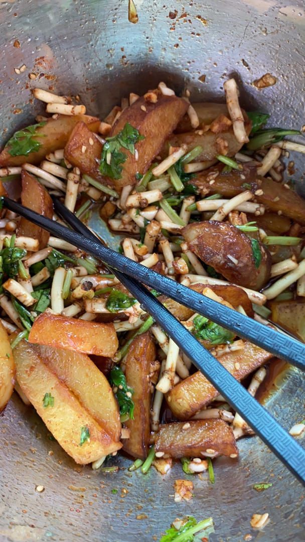 狼牙土豆拌折耳根