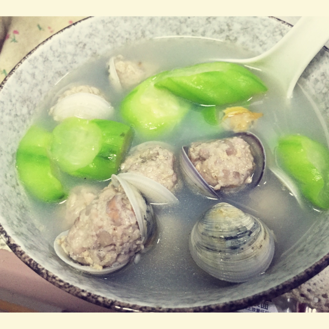 丝瓜蛤蜊肉丸汤｜美食台