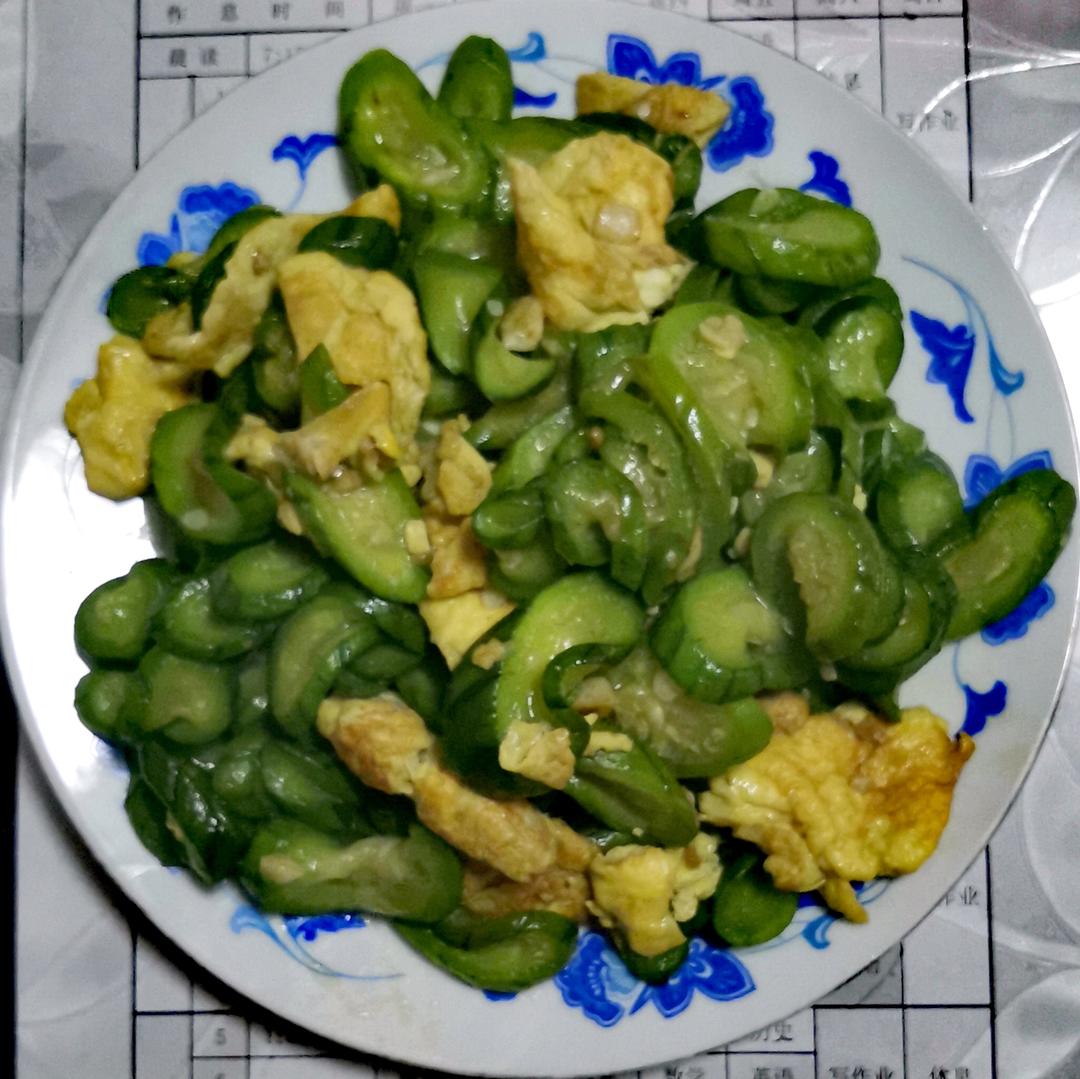 怎样才能炒出清爽又甘甜可口的丝瓜炒蛋🤔