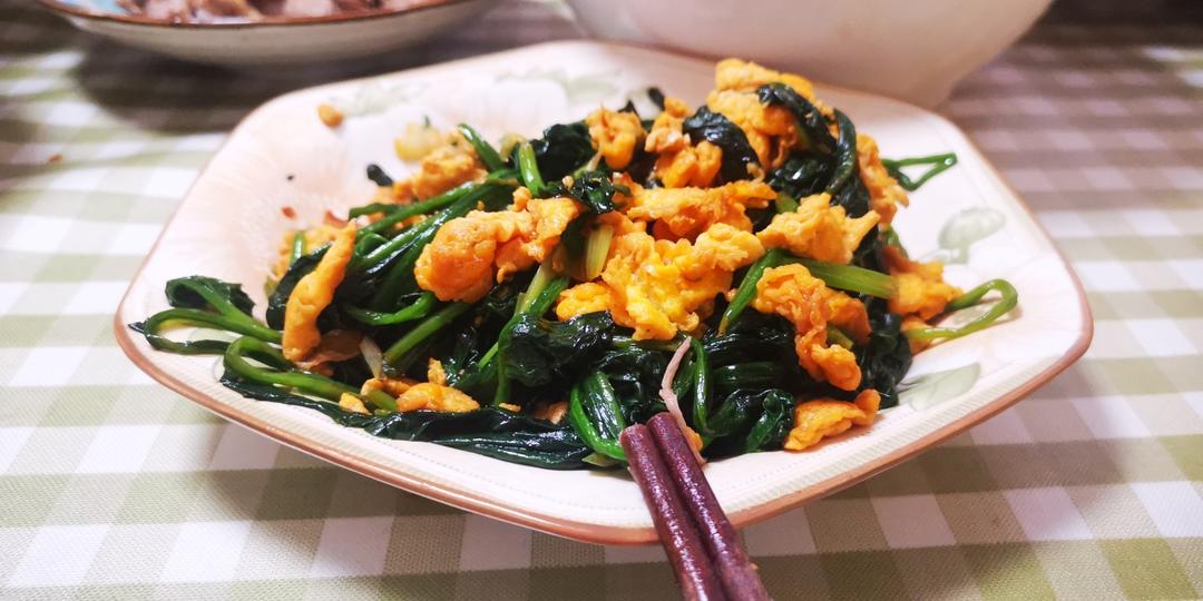 菠菜炒鸡蛋