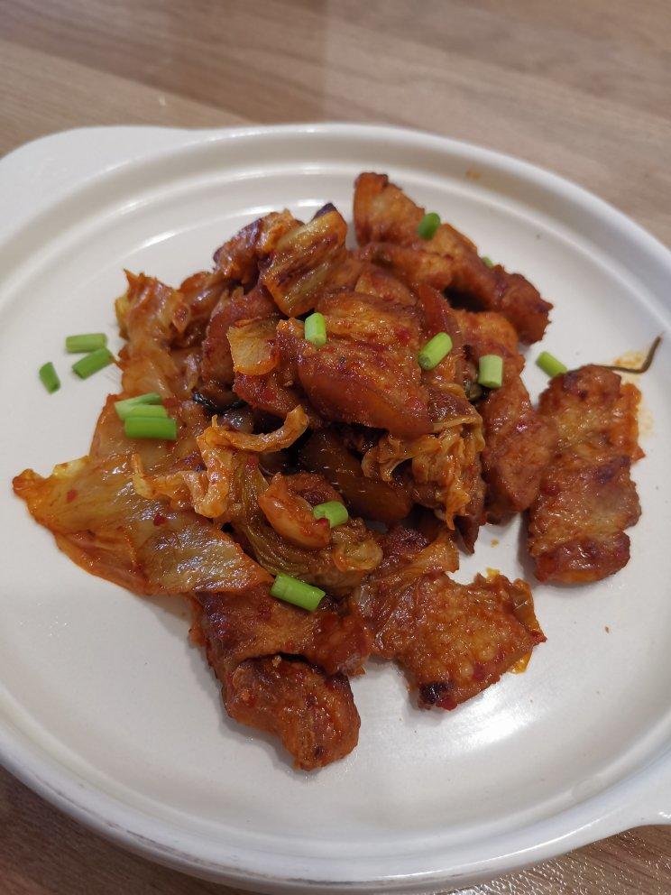 泡菜炒五花肉