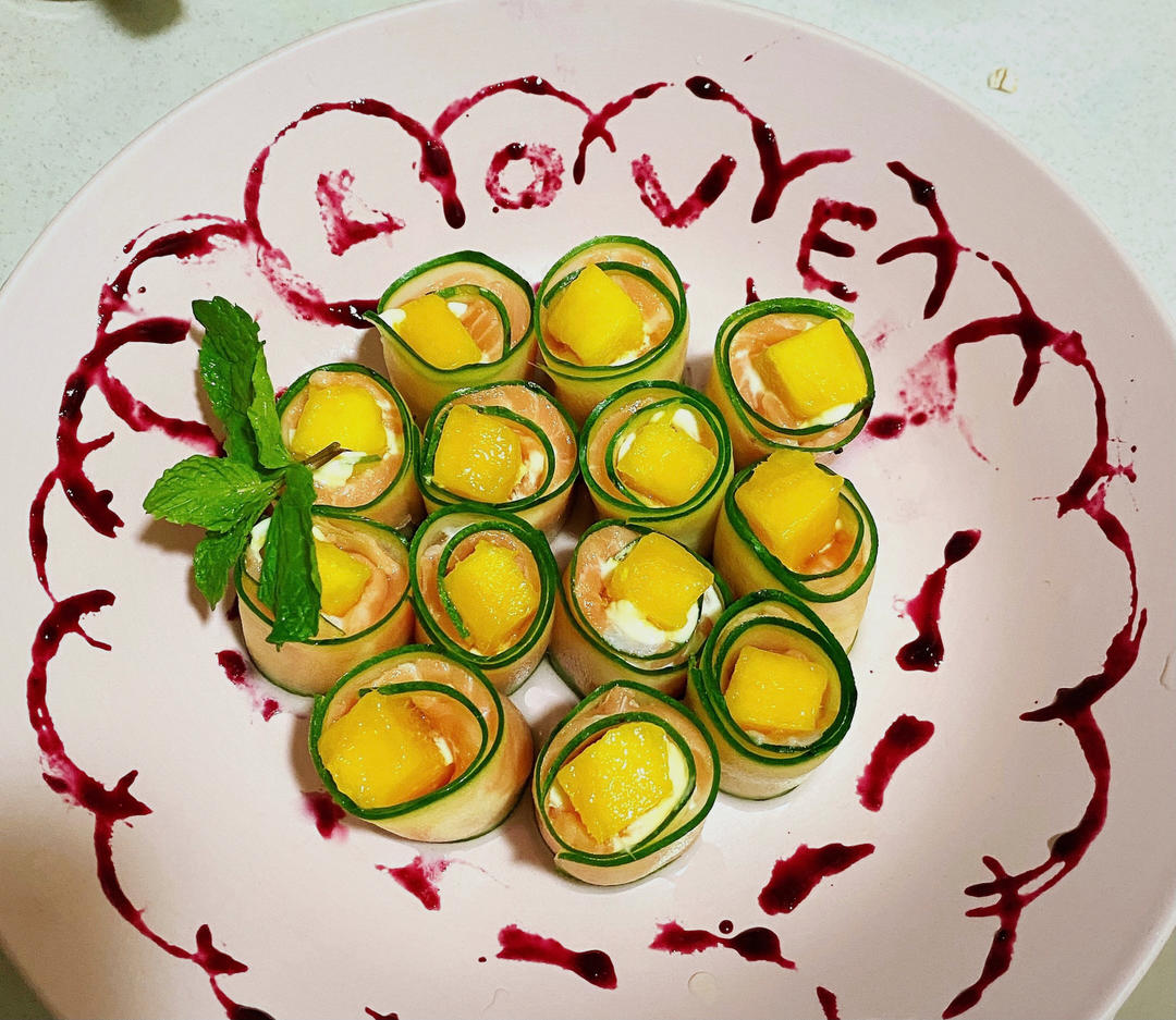 颜值撑起一台戏的黄瓜三文鱼卷