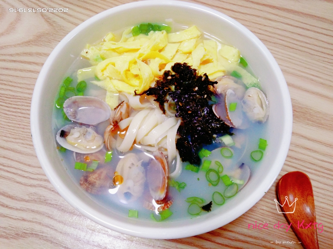 韩式【蛤蜊清汤面】的做法