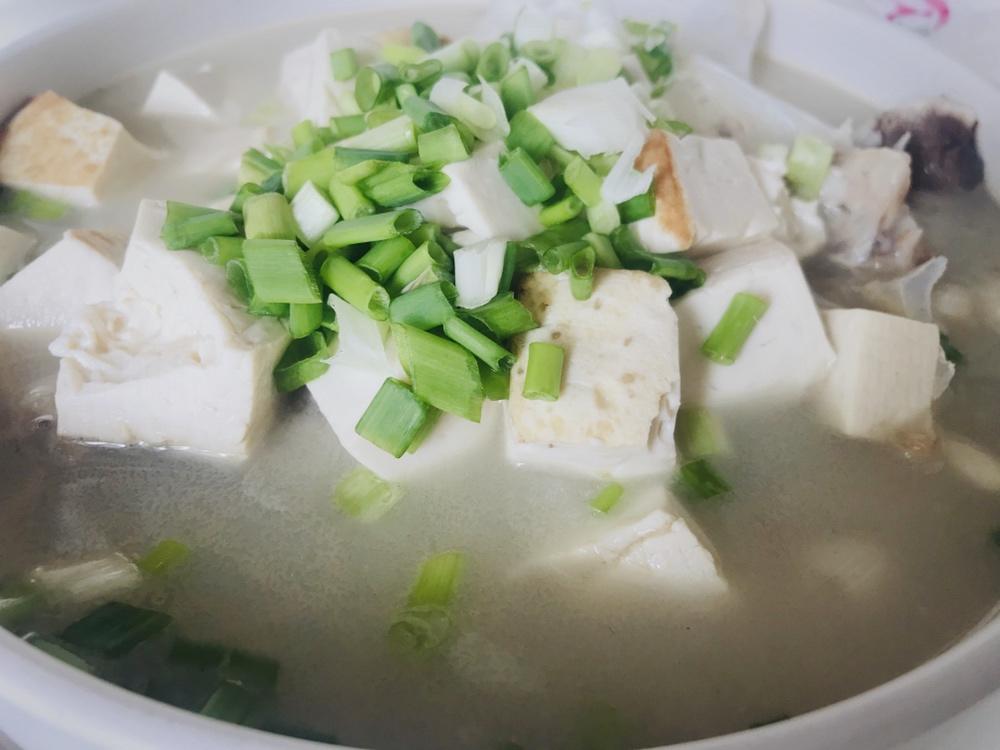 鱼头豆腐汤