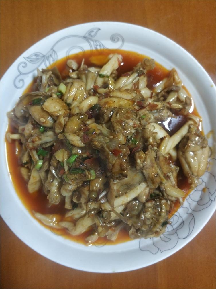 （自创）海鲜菇香辣牛蛙